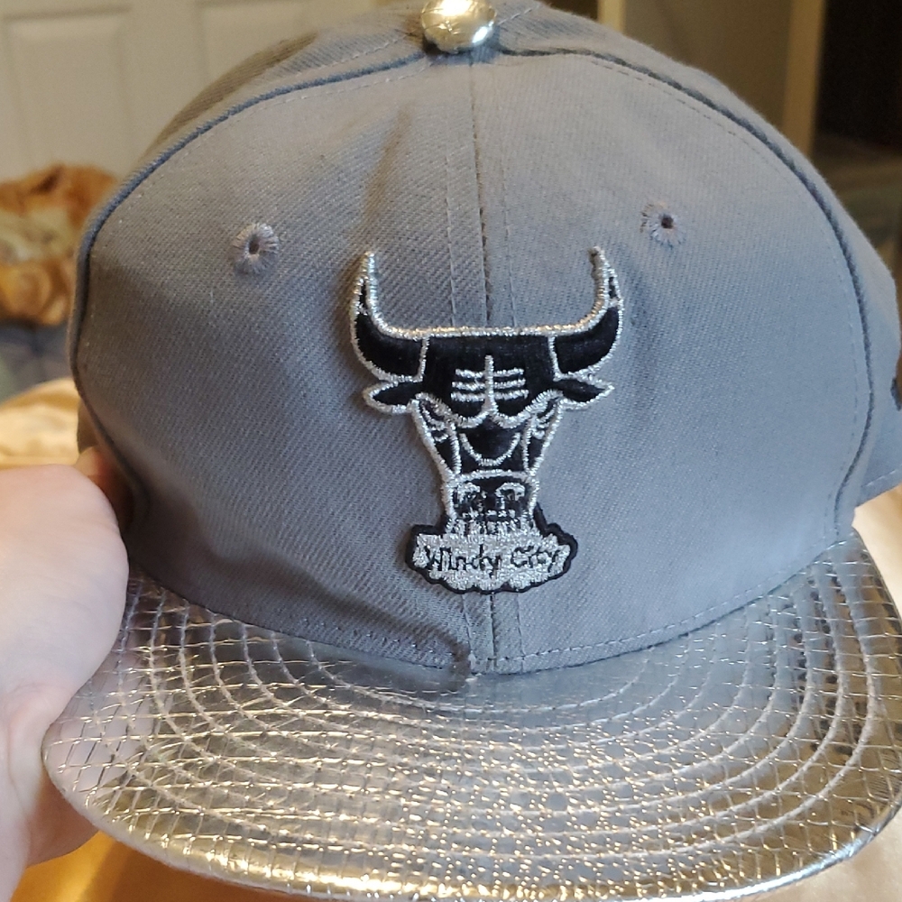 New Era Gray and Silver Chicago Bulls Snapback Hat